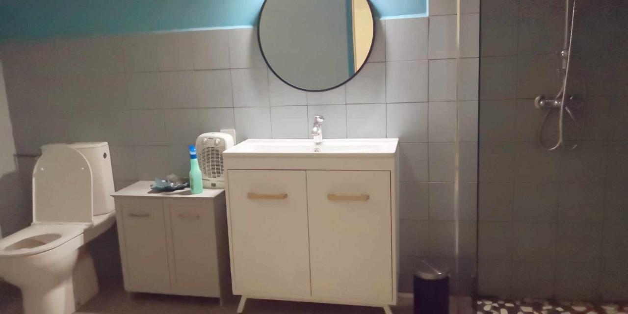 Petit gîte ou chambre d'hôtes 2/4 personnes Buffieres Extérieur photo